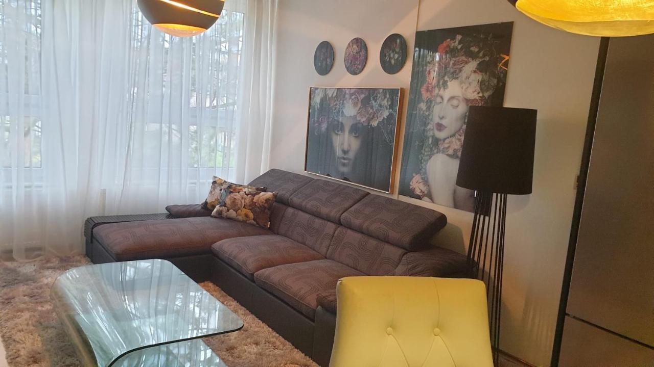 Kvetinovy Apartman A3B V Chomutove Buitenkant foto