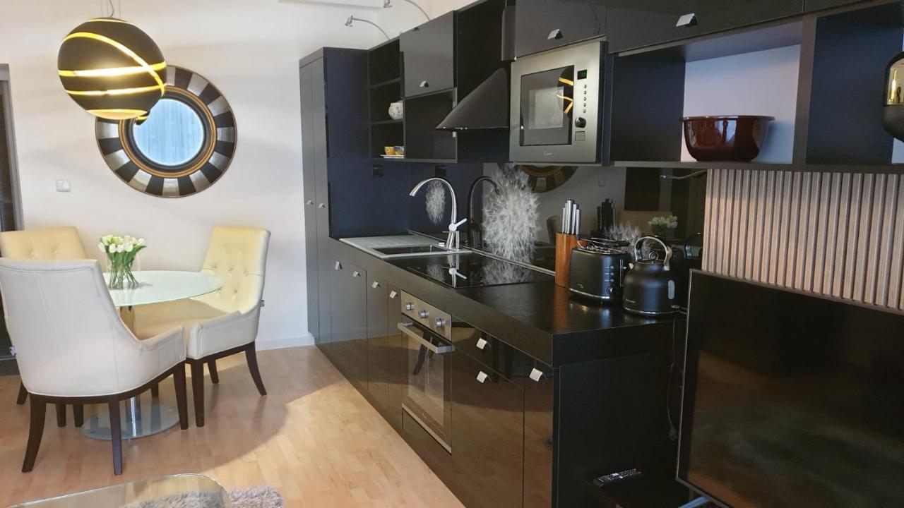 Kvetinovy Apartman A3B V Chomutove Buitenkant foto