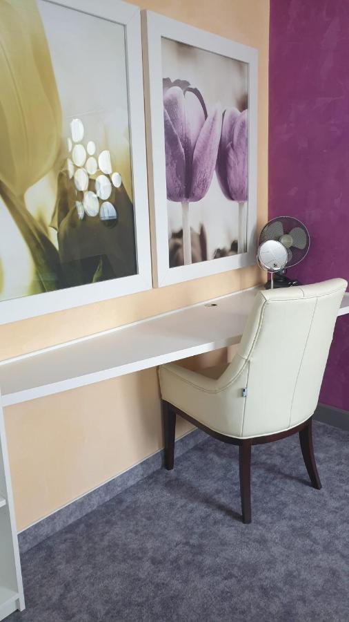 Kvetinovy Apartman A3B V Chomutove Buitenkant foto