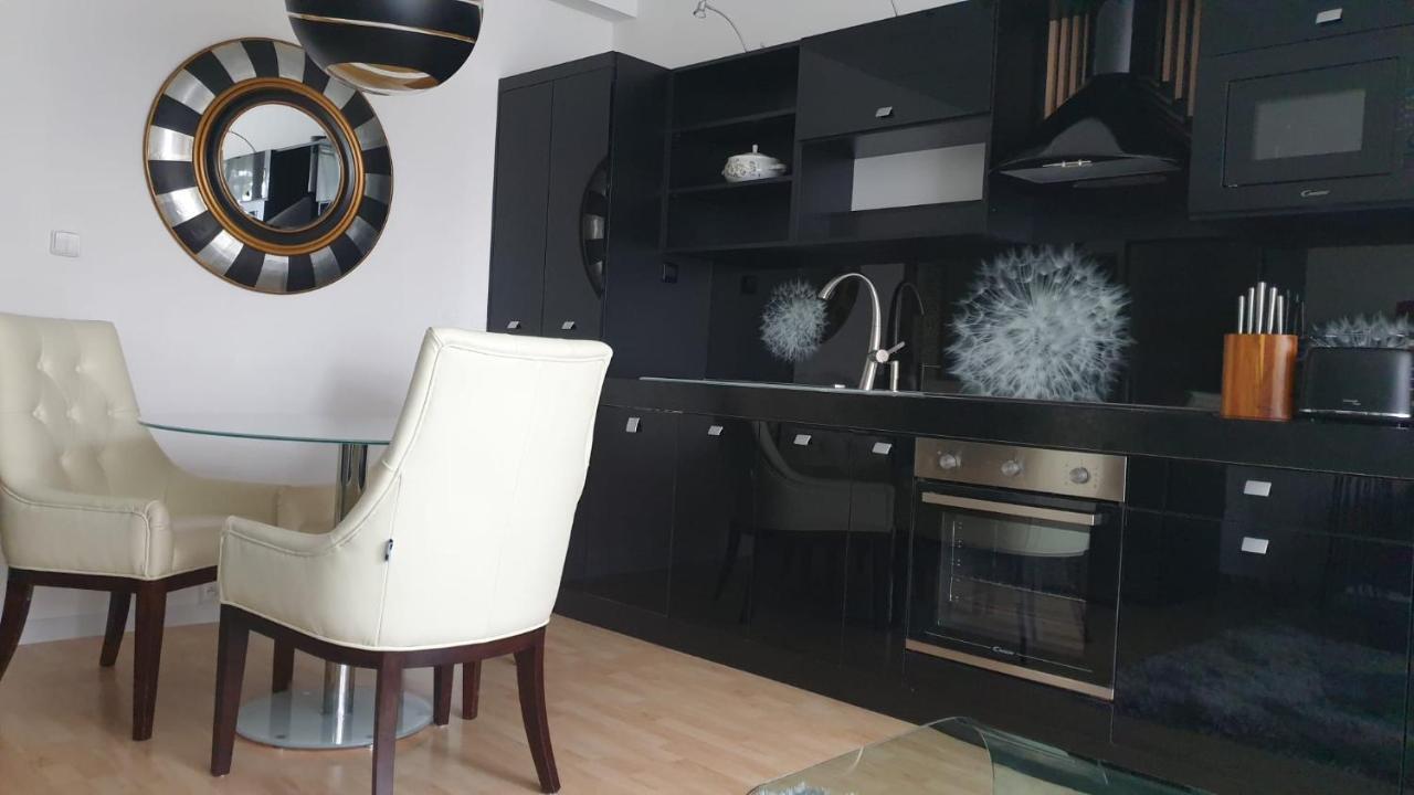 Kvetinovy Apartman A3B V Chomutove Buitenkant foto